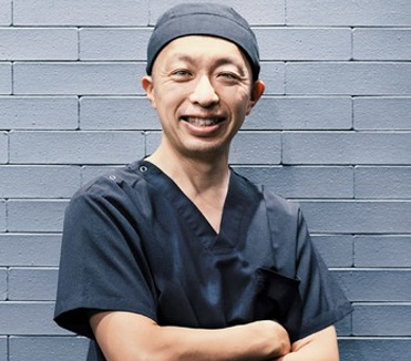 ゴリラクリニック総院長 稲見 文彦